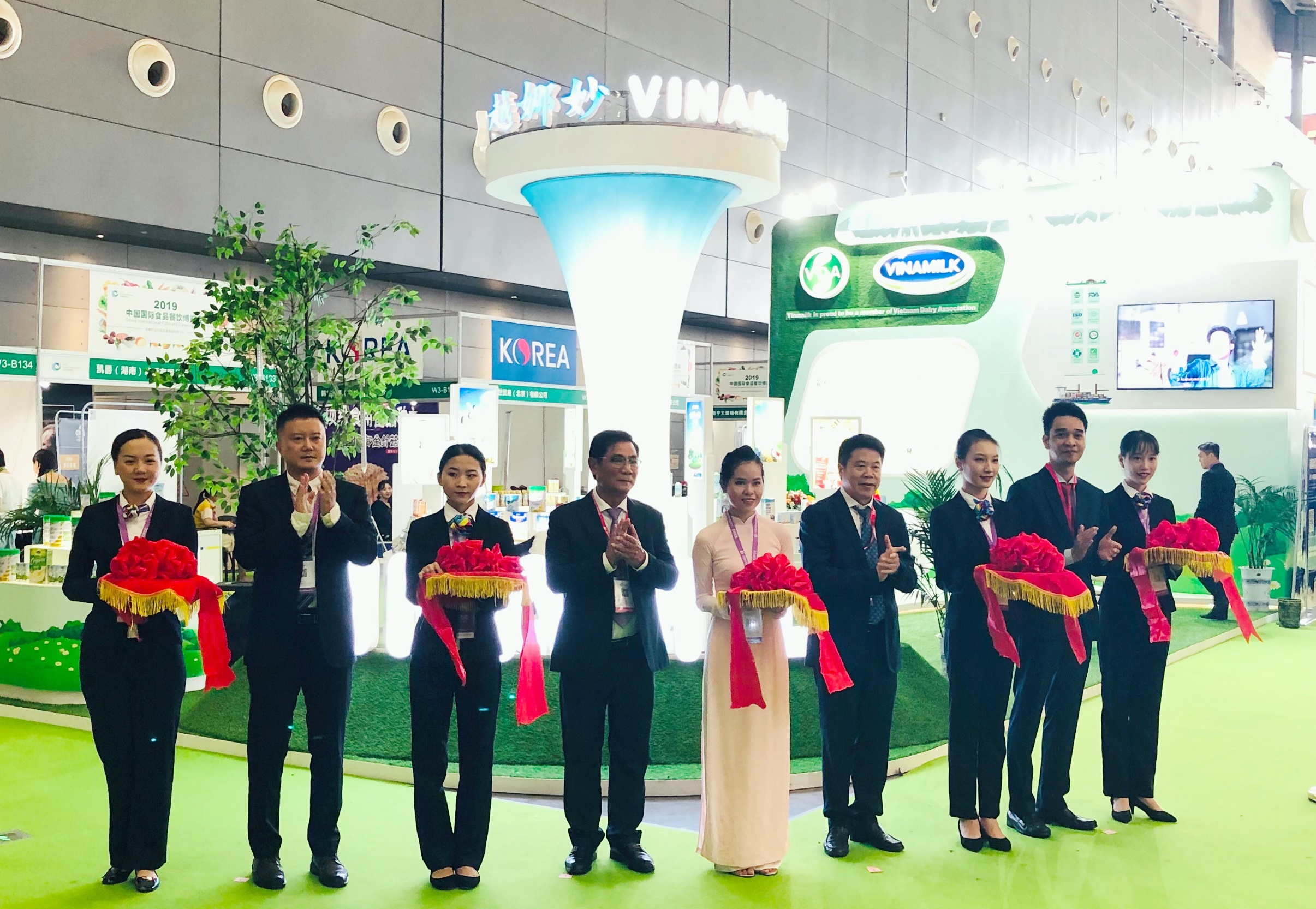 Vinamilk[-]tạo[-]ấn[-]tượng[-]trong[-]sự[-]kiện[-]giới[-]thiệu[-]sữa[-]Việt[-]Nam[-]tại[-]Trung[-]Quốc